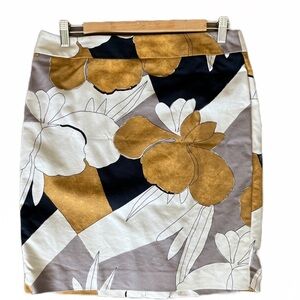 Ann Taylor Factory Floral Graphic Skirt Size 10 Petite in Gold White Black